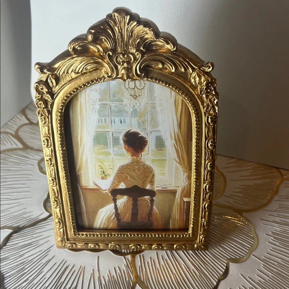Elegant Gold Ornate Picture Frame 4x6 inch frame